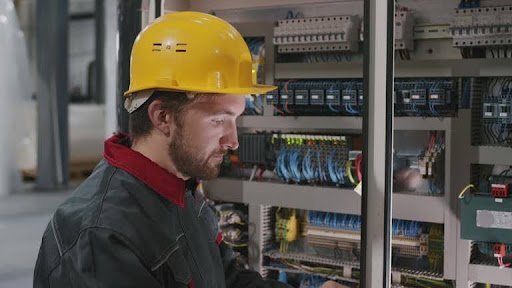 What to Look for in an Electrical Contractor When Building a New Medical Facility